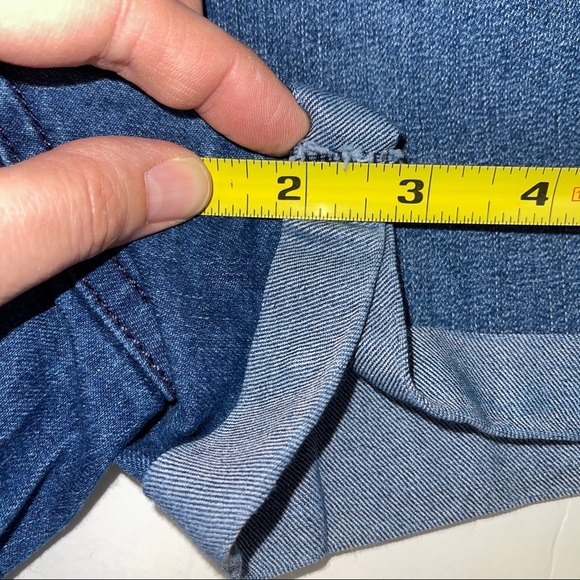 Jennifer Lopez High Rise Denim Shorts Medium Wash - Picture 12 of 16